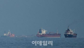 예멘 반군 후티, 이스라엘에 미사일 쏘며 참전…홍해도 ‘흔들’