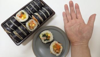 이재명 ‘물가 잡기’ 응답했나…이마트 '반값 김밥' 먹어보니[먹어보고서]