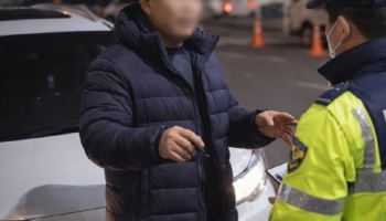 "실수로 기어봉 건드렸을 수도 "...''2m 음주운전' 50대 무죄 이유