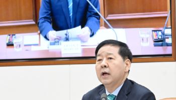 구윤철 "국제유가 120~130달러되면 민간도 차량5부제 검토"