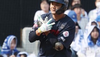 '손호영 멀티홈런' 롯데, 삼성과 개막시리즈 2연전 싹쓸이