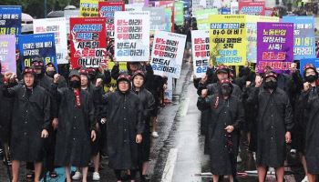 '연봉 50% 이상' 파격 성과급도 거부한 삼전 노조의 몽니(종합)