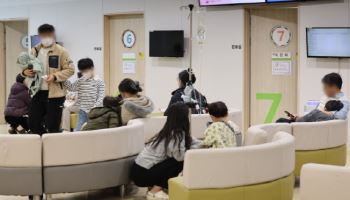 의정갈등 풀리자 병원 서비스 개선…입원대기 줄고 만족도 높아져