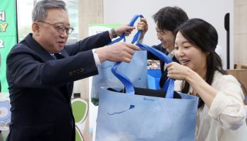 신한금융, 탄소중립 선언 3년…차량 5부제·의류순환 실천