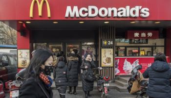 맥도날드·KFC, 中서 농촌으로 '폭풍 확장'…"자의반 타의반"