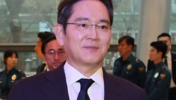 삼성전자, 분기 매출 130조·영업익 50조 시대 열었다(상보)