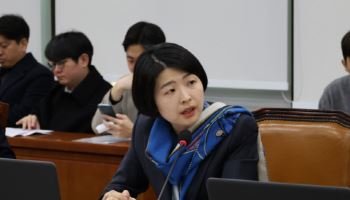 한지아 "주사기 · 수액세트 1개월치뿐"... 의료소모품 공급 위기 심각