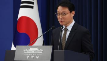 李, ‘외국인 노동자 몸에 에어건 분사’ 사건에 “철저 조사” 지시