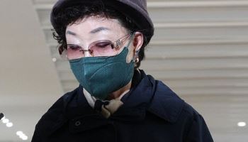 경찰, 김건희母 최은순 소환…알선수재 혐의 피의자 조사