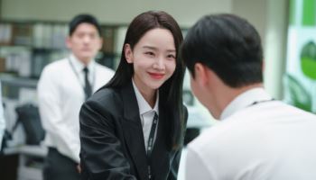 '은밀한 감사' 신혜선, 기강 잡는다…공포의 감사실장 변신