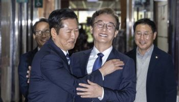 "견뎌줘 고맙다" 전재수 끌어안은 정청래...정원오에 "승리 견인차"