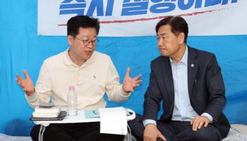 안호영 단식장 찾은 김관영...전북 공천 갈등 ‘친명 vs 친청’ 격화