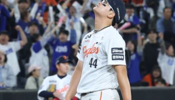 "4사구 18개는 사회인야구도 안나온다"...흔들리는 김경문표 믿음의 야구