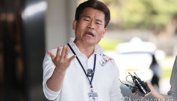 전한길, 李대통령·이준석 영상으로 3천만원 수익…구속 기로