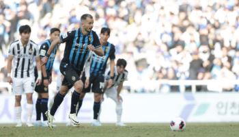 '전 경기 공격 포인트' 인천 무고사, 2026년 첫 이달의 선수상