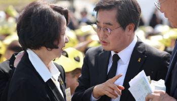 "공직자라 죄스럽다"던 김동연, 12년 지나 일반석에 앉았다