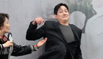 '모자부싸' 박해준, 넘어질 뻔한 사진에 "고릴라 같아…이유라도 써달라" 애원