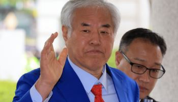 전광훈 "난 오줌도 혼자 못싸는 중환자"…보석 후 첫 재판