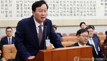 '대장동 지휘' 전 중앙지검장 "정치로 사법 뒤엎는 시도 멈춰야"