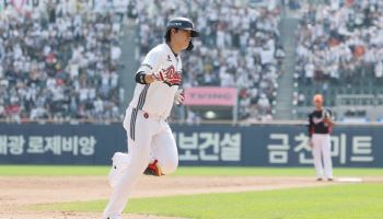 '박준순 멀티홈런 3타점' 두산, KIA 꺾고 시즌 첫 위닝시리즈