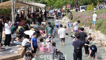 '더위는 잠시 안녕'…전국 곳곳 봄비 영향