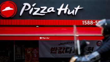도미노 독주 속 파파존스 2위 등극…"피자헛 소송에 갈렸다"