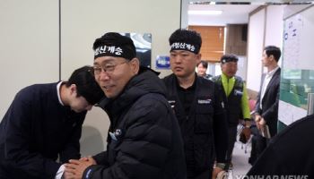 'CU 사태' 화물연대-BGH로지스 교섭 착수…대화 물꼬 트이나