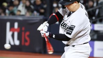 '1회말 2사후 5득점 빅이닝' KT,  KIA와 홈 3연전 싹쓸이