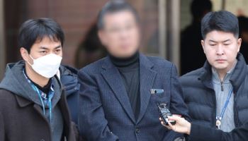 '장애인 입소자 성폭행' 색동원 시설장, 첫 공판서 혐의 부인