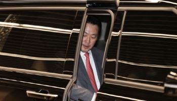 "집 6채 언제 처분?" 장동혁에 물은 유튜버, 접근금지 명령에...