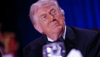 트럼프 "아내, 각료들 모두 무사…기자회견 열 것"