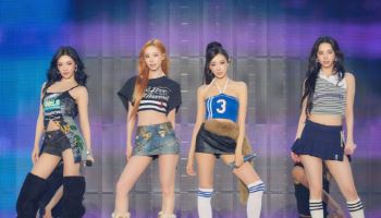 에스파, '쇠맛'으로 도쿄돔 장악… 9만 떼창 폭발