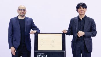 '10년만의 재회' 하사비스·이세돌 "알파고 대국, AI르네상스 서막"