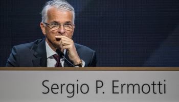 UBS CEO “시장 지나치게 낙관적…분산투자 필요"