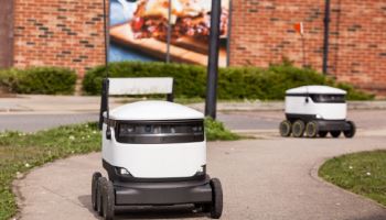“도로 건너 현관 앞까지 배달”…‘배달로봇’이 장악한 美