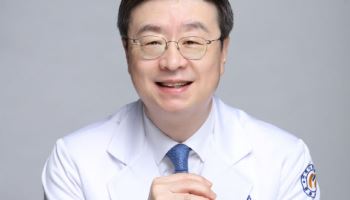 '중기 무릎 관절염, 관절내시경 수술 대신 맞춤형 주사치료가 대세'