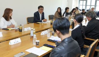 최휘영 장관, 인사 논란에 "송구하지만 역할 잘 하리라 믿어"