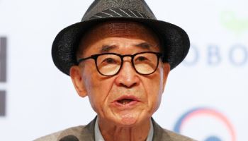 '미투'로 문단 떠난 고은,  개인 출판사 통해 책 7권 출간