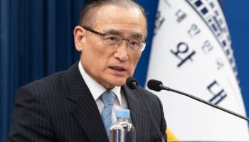 靑 "호르무즈 韓선박 피격 여부 확실치 않아"