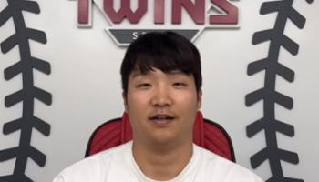 '발목 부상' 문보경 "크게 걱정 안해도 돼...최대한 빨리 복귀"