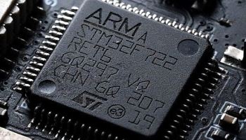 ARM "자체 AI칩 수요 기대 이상"…기존 전망치 2배↑