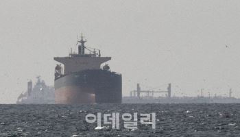 美 “호르무즈 해협서 이란 공격 받아…군사시설 보복 타격”