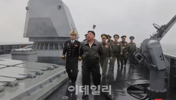 김정은, 최현호 기동능력 평가시험 참관…"내달 해군 인도"