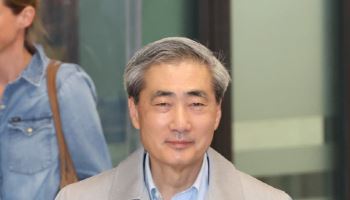 신현송 총재, 한달만에 '친정' BIS행…이사 자격 유지할까