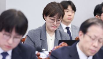 경찰, 김현지 靑 부속실장 '신상 비공개·인사 개입' 고발 각하