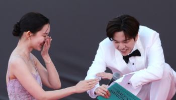 유재필이 보여준 배려의 정석…신현빈 위기 순간 빛난 센스