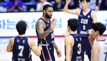 KCC, 2초 남기고 재역전극... 6위팀 최초 우승까지 한 걸음