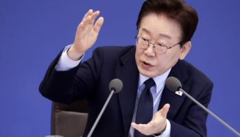 李대통령 "'사실상 갭투자 허용' 주장은 억까"
