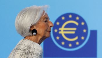 "ECB, 올해 두 차례 금리 인상" 전망…전쟁 여파로 물가 2.9%↑