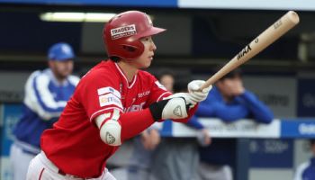 '개막 22경기 연속 안타 신기록' 박성한, 3~4월 KBO 월간 MVP